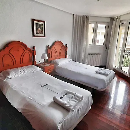 H130 Adosada Con Jardin Y Txoko By Egona Zarautz