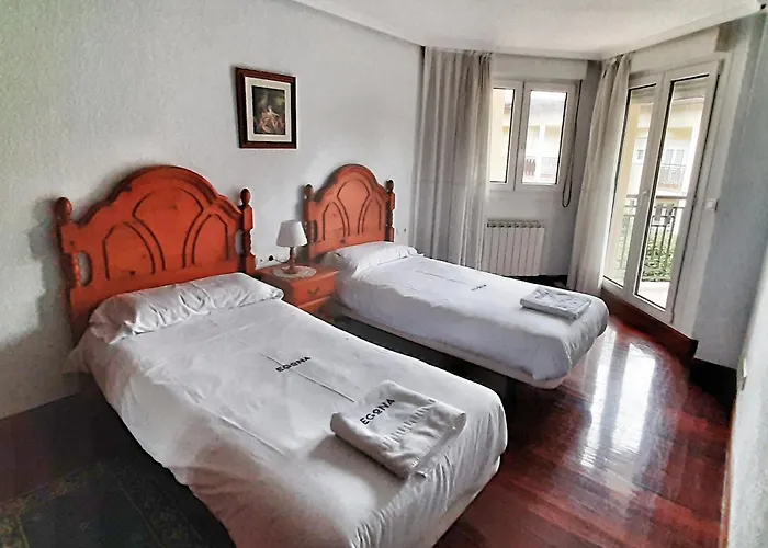 H130 Adosada Con Jardin Y Txoko By Egona Zarautz