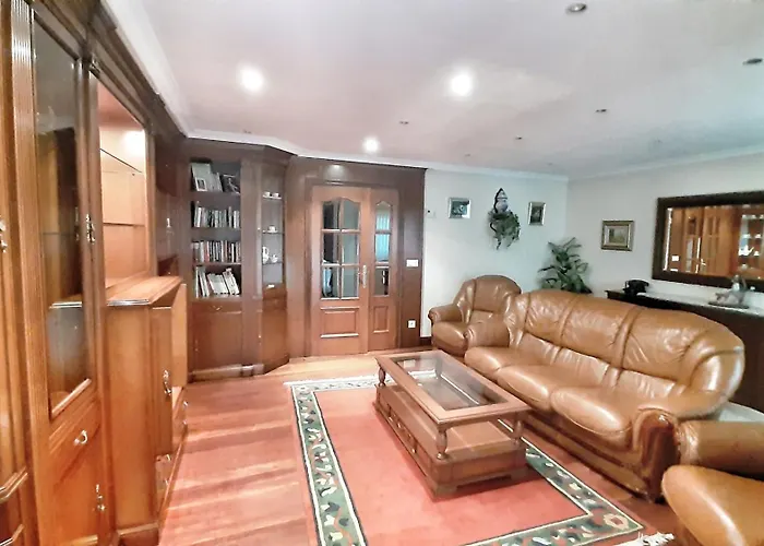 Semesterbostad H130 Adosada Con Jardin Y Txoko By Egona *