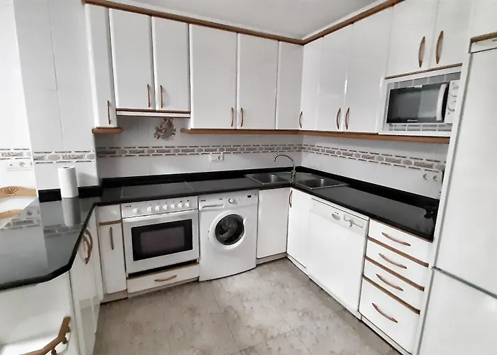 H130 Adosada Con Jardin Y Txoko By Egona